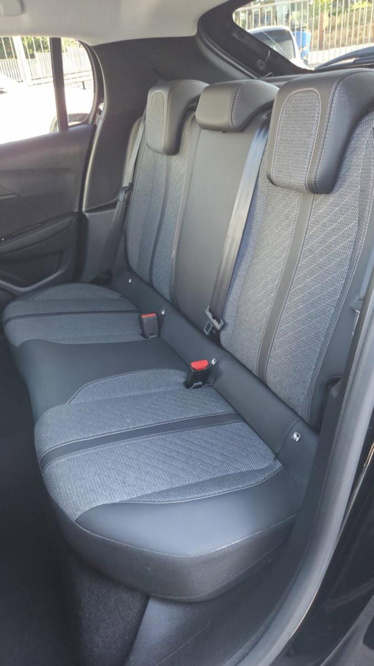 Peugeot 208 PureTech 100 Stop&Start 5 porte Allure (11)