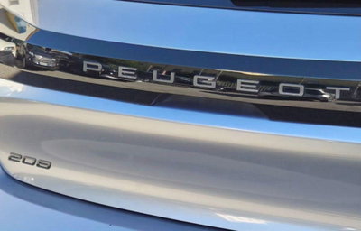 Peugeot 208 PureTech 100 Stop&Start 5 porte Allure (5)