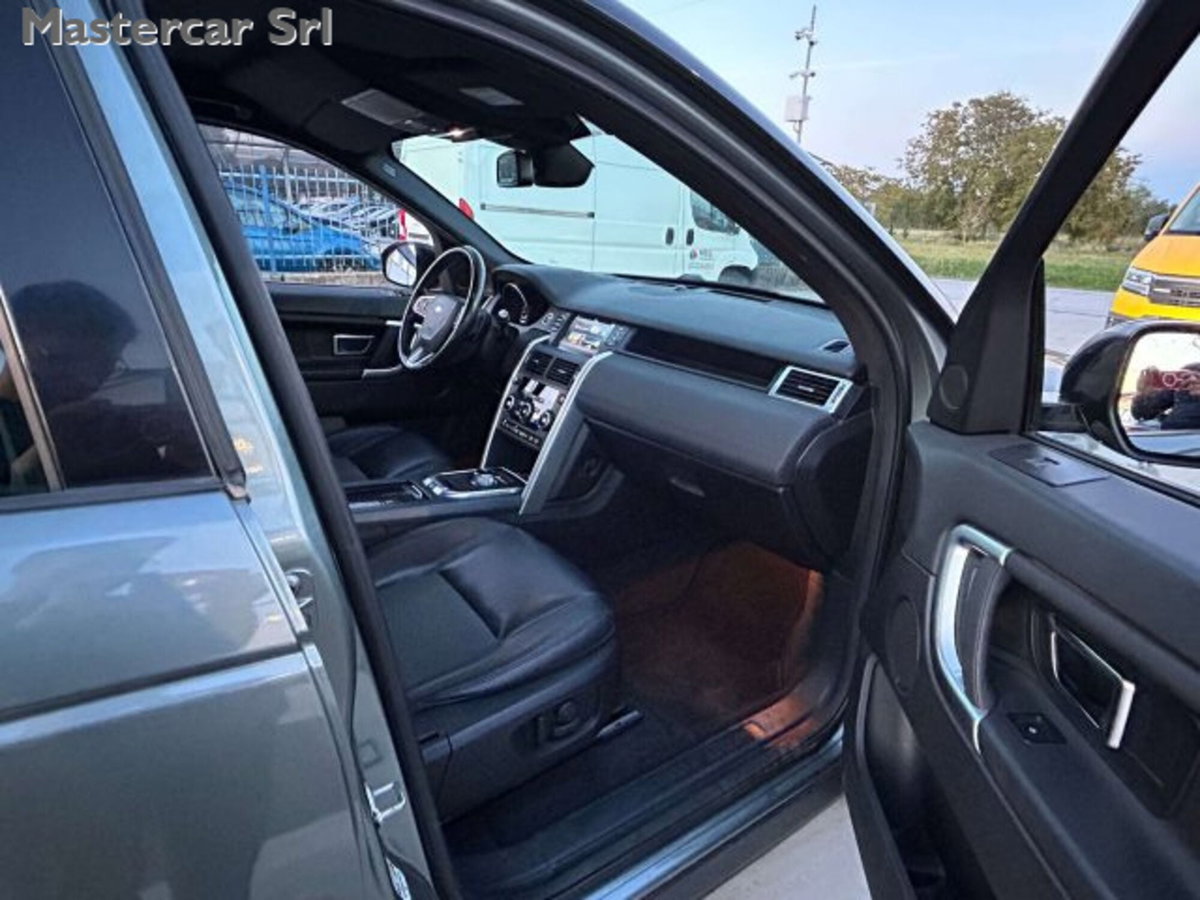 Land Rover Discovery Sport 2.0 TD4 150 CV Pure (6)