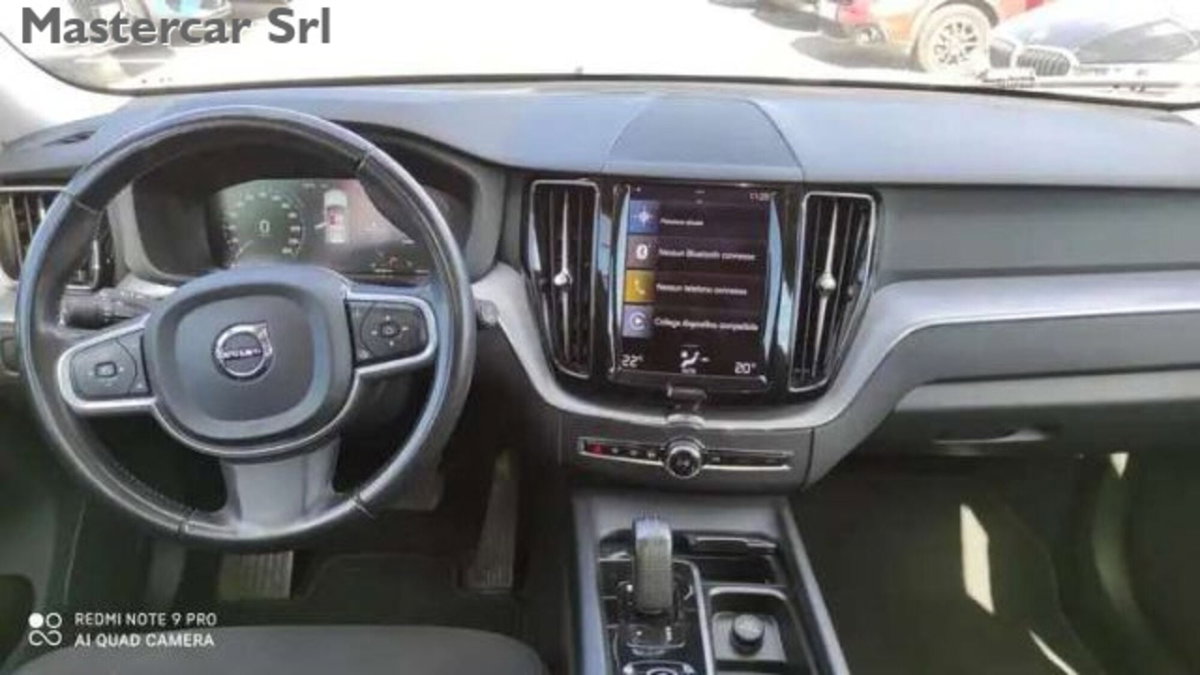 Volvo XC60 2.0 t6 phev Essential awd auto (12)