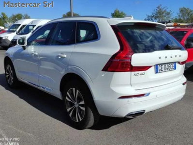 Volvo XC60 2.0 t6 phev Essential awd auto (4)