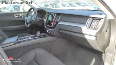 Volvo XC60 2.0 t6 phev Essential awd auto (9)