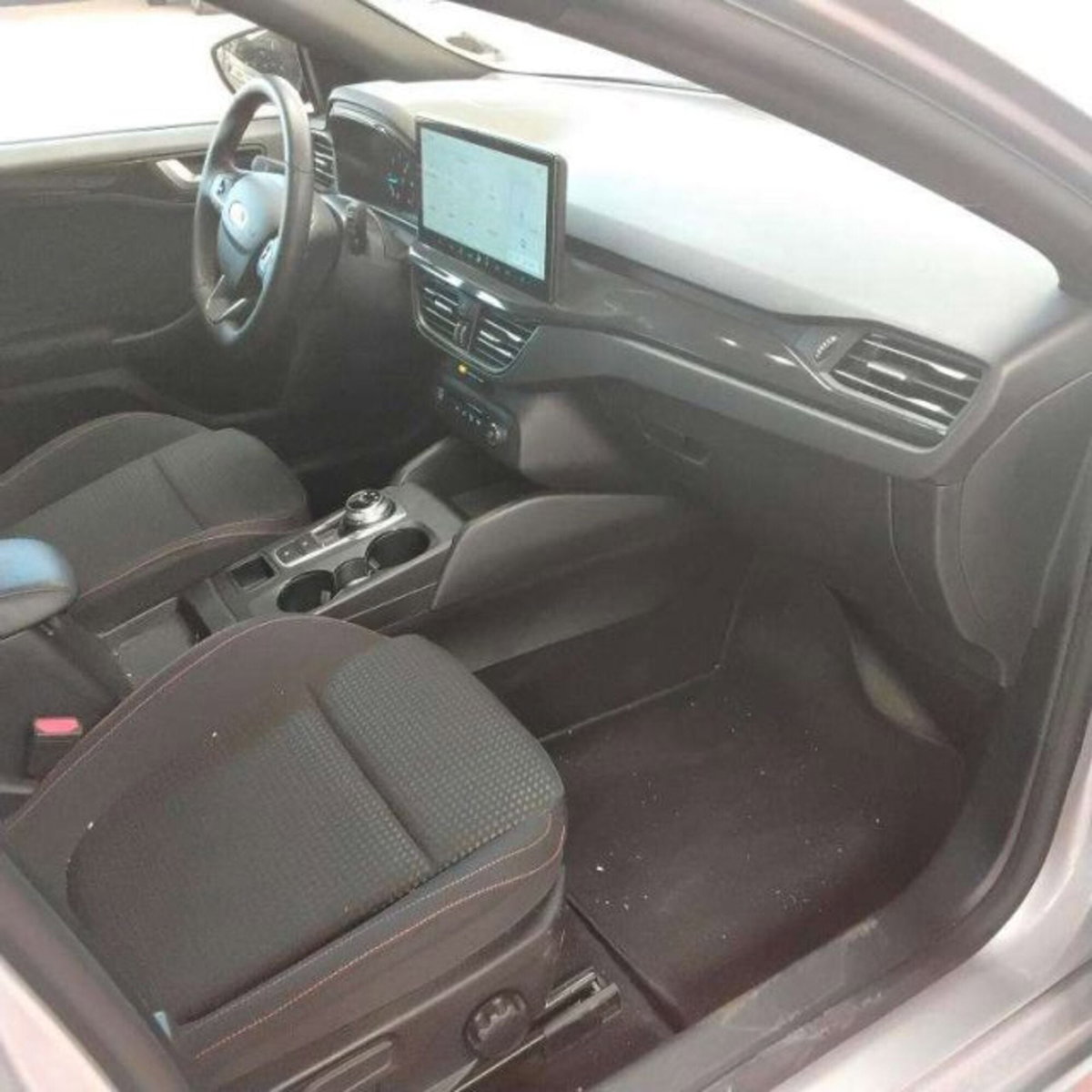Ford Focus Station Wagon 1.5 ecoblue ST-Line X 115cv auto (12)