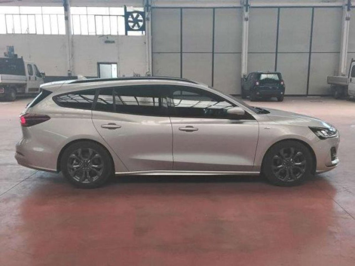 Ford Focus Station Wagon 1.5 ecoblue ST-Line X 115cv auto (4)
