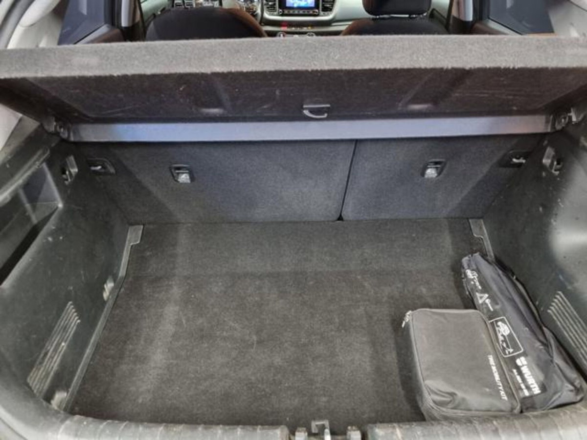 Kia Stonic 1.0 T-GDi 100 CV MHEV iMT Style (13)