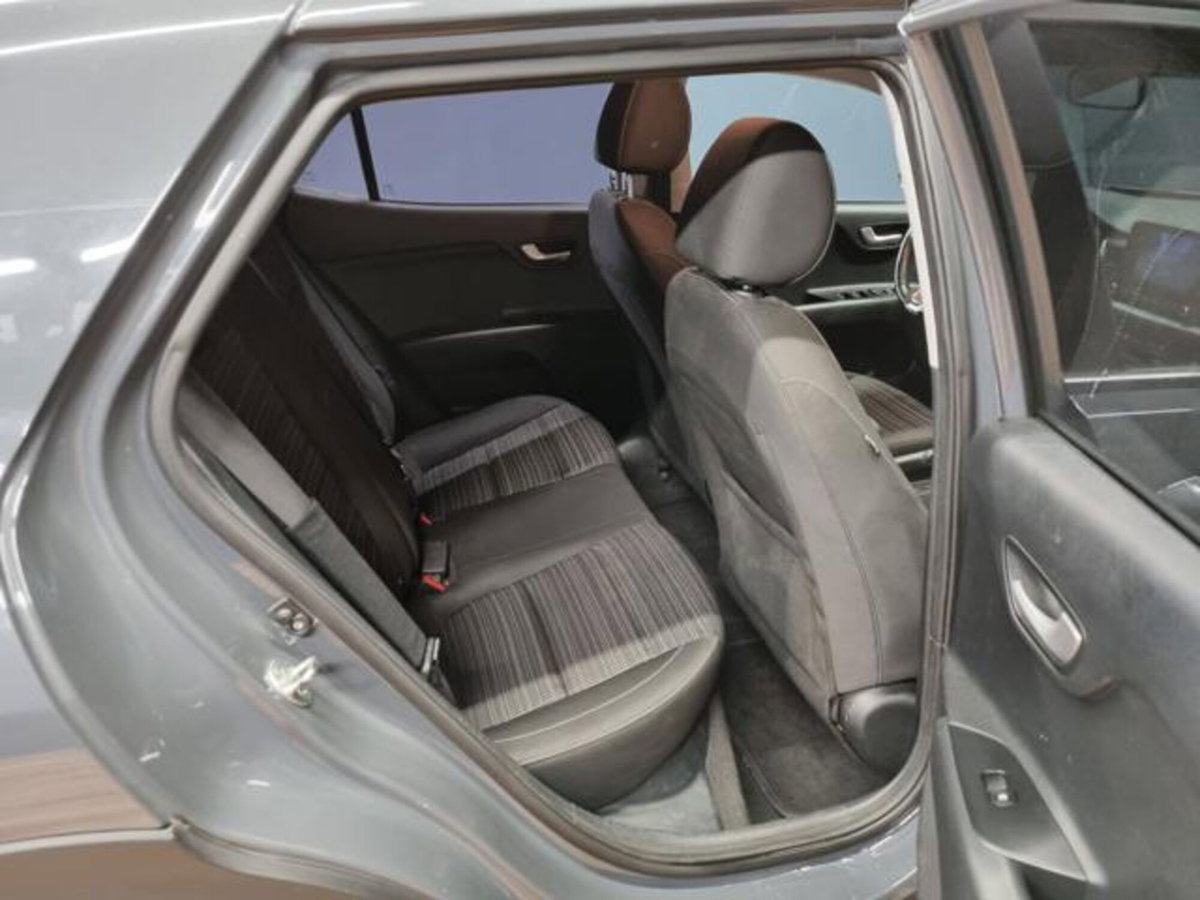 Kia Stonic 1.0 T-GDi 100 CV MHEV iMT Style (18)