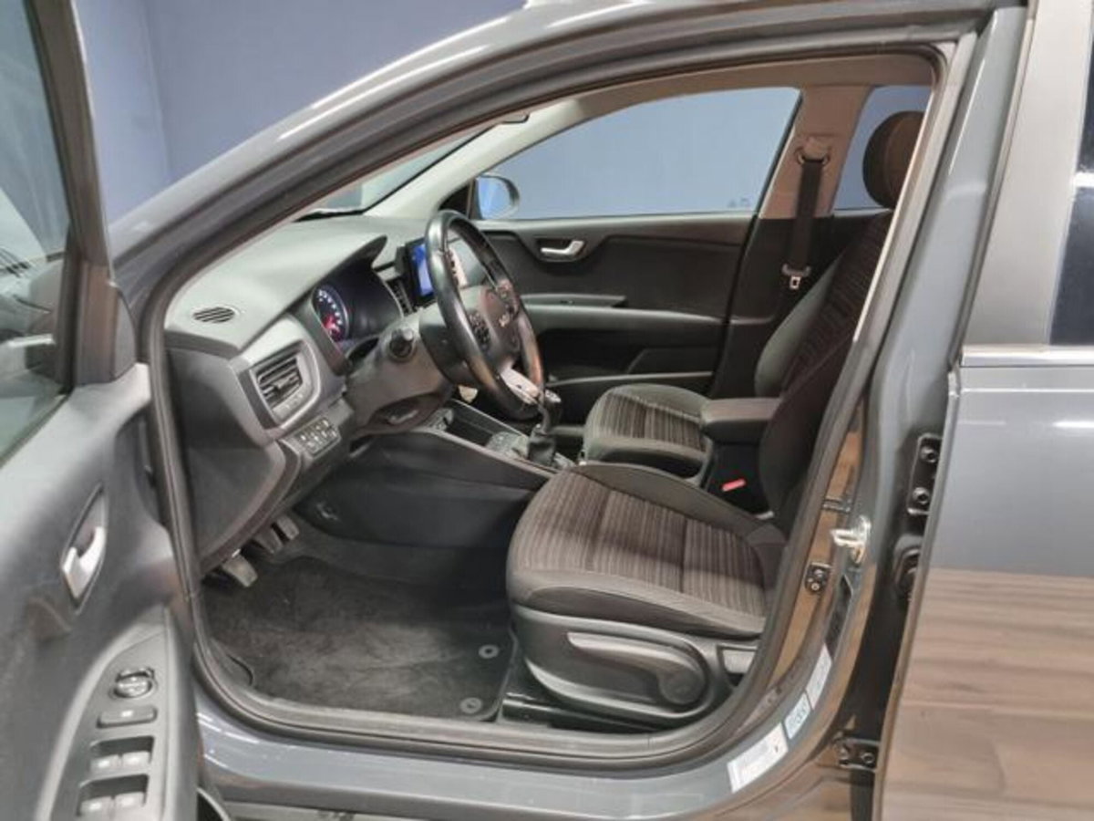 Kia Stonic 1.0 T-GDi 100 CV MHEV iMT Style (8)