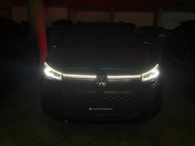 Volkswagen Tiguan Allspace 2.0 tdi R-Line 150cv dsg (16)