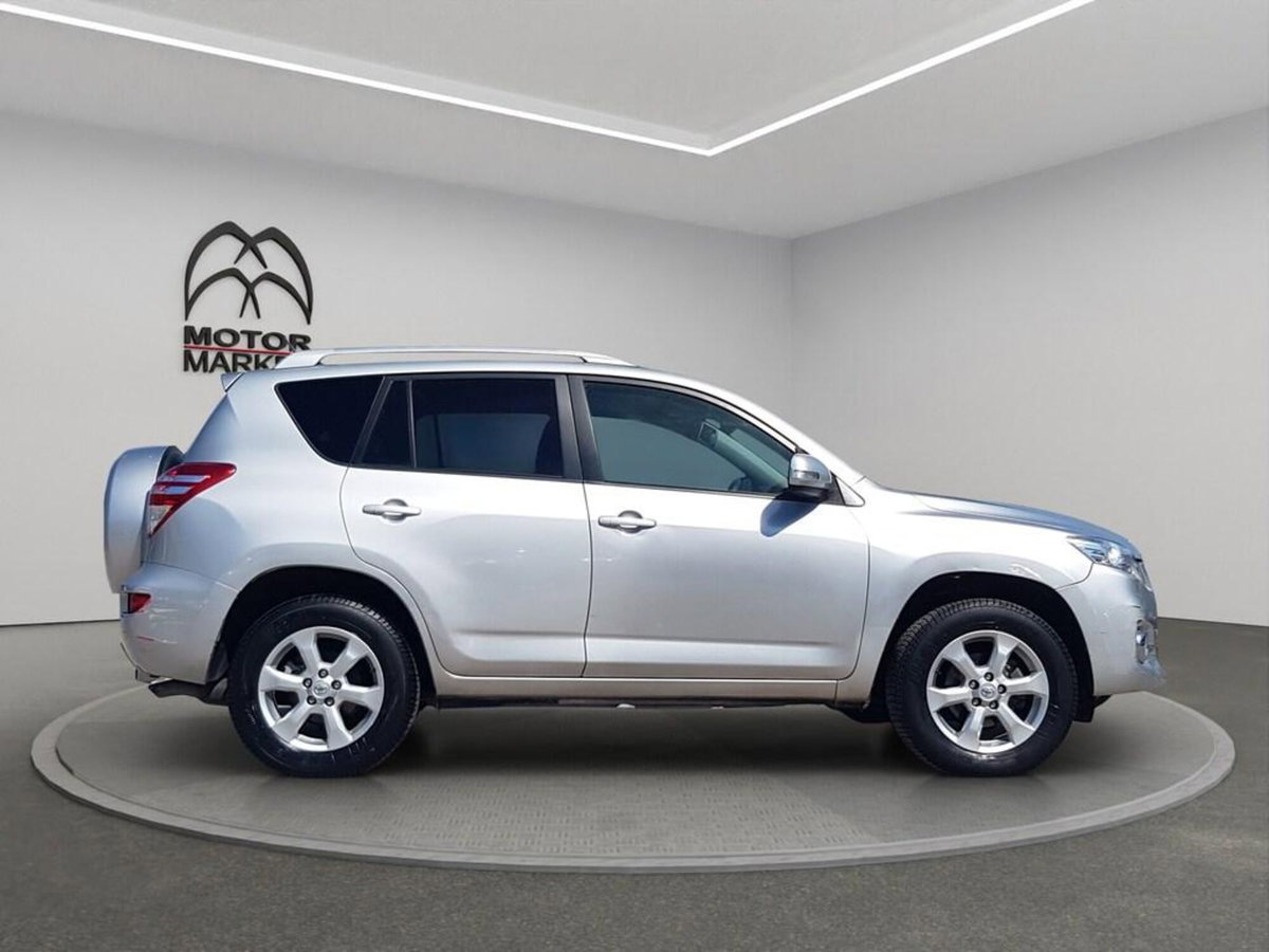 Toyota Rav4 2.2 D-4D 150 CV DPF Exclusive (4)