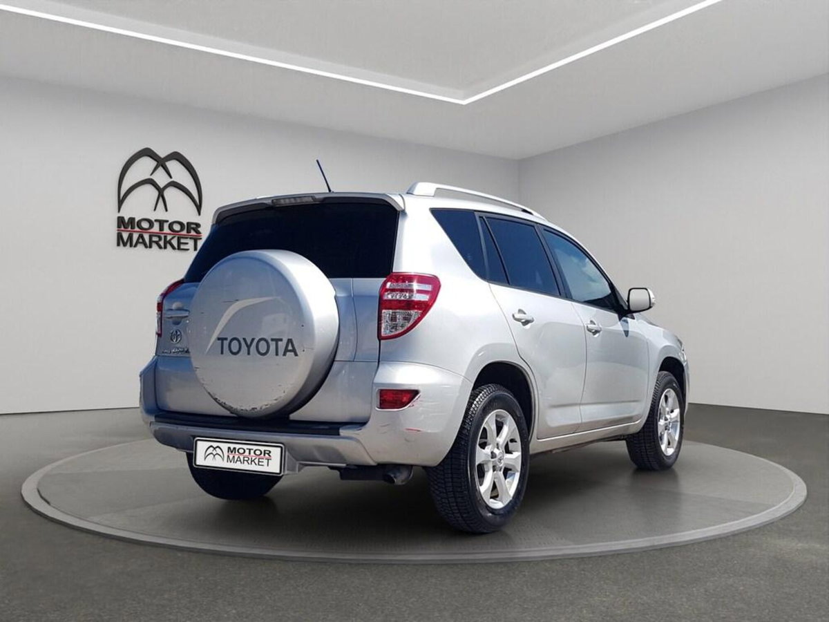 Toyota Rav4 2.2 D-4D 150 CV DPF Exclusive (7)