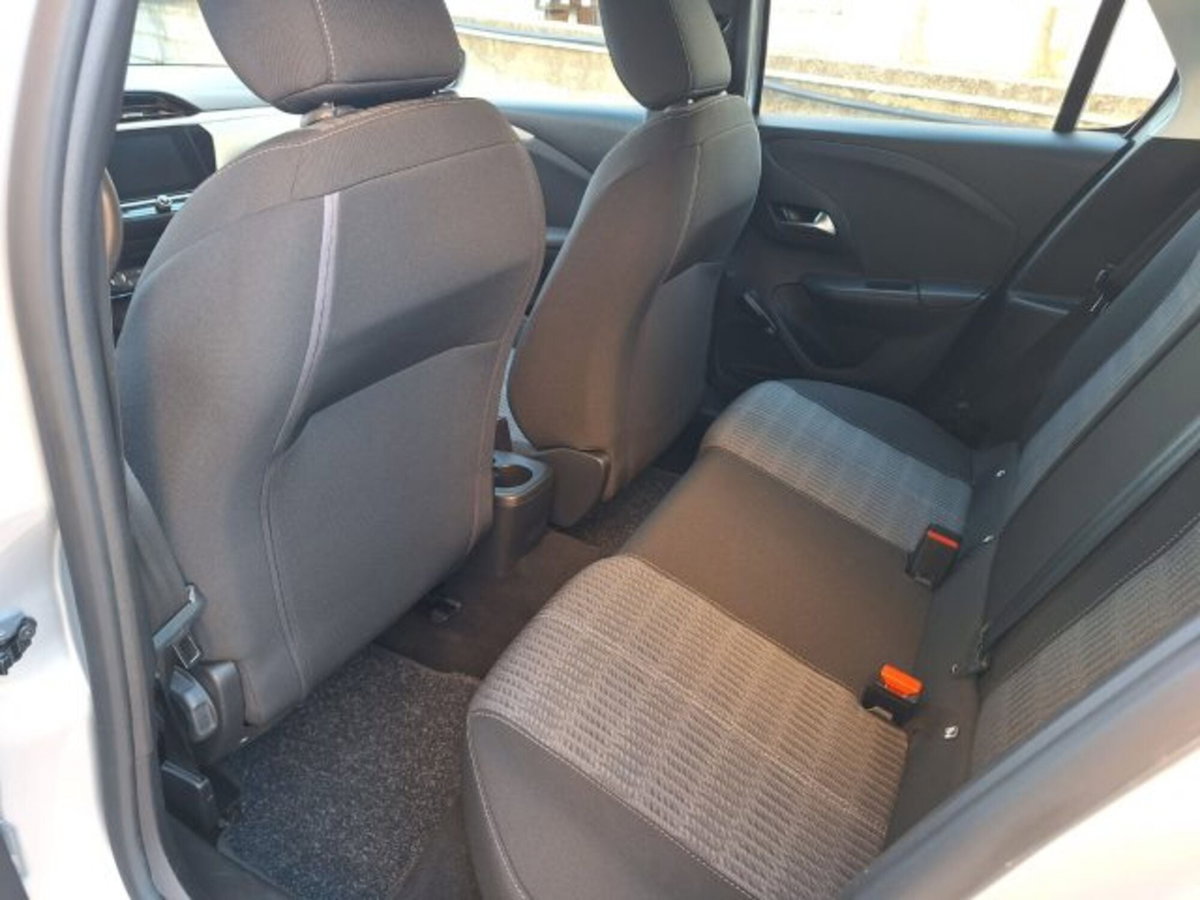 Opel Corsa 1.2 Edition (11)