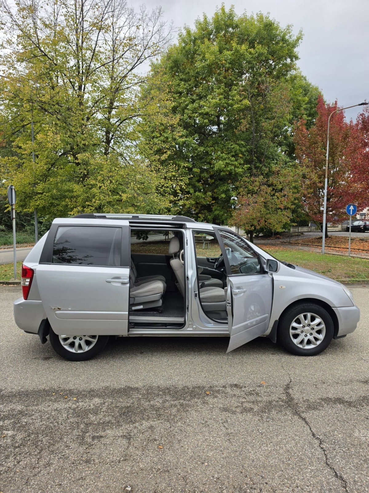 Kia Carnival 2.9 16V CRDi VGT Class (12)