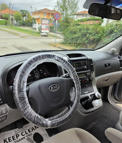 Kia Carnival 2.9 16V CRDi VGT Class (13)