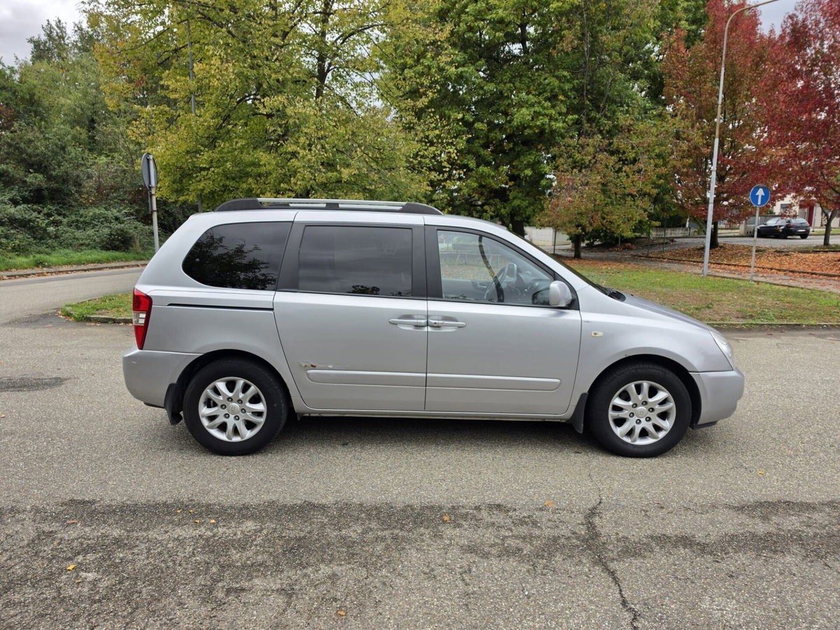 Kia Carnival 2.9 16V CRDi VGT Class (9)