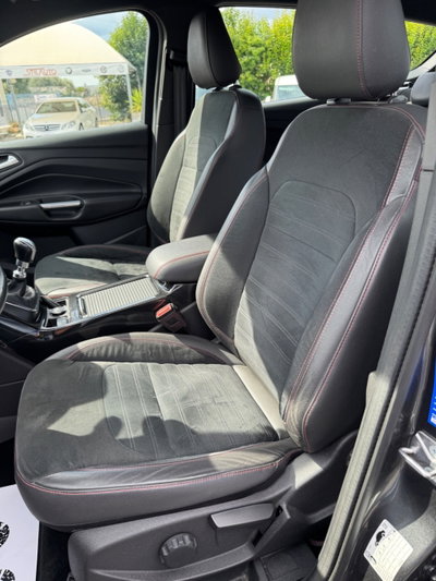 Ford Kuga 2.0 TDCI 120 CV S&S 2WD Powershift ST-Line (12)
