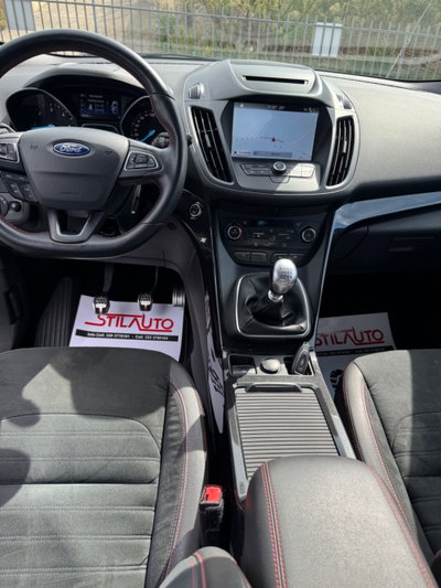 Ford Kuga 2.0 TDCI 120 CV S&S 2WD Powershift ST-Line (14)