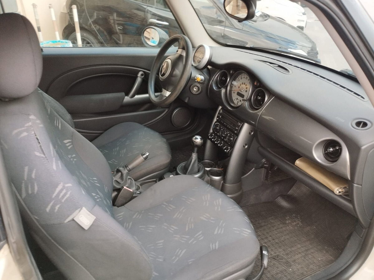 MINI Mini 1.4 tdi One D de luxe (5)