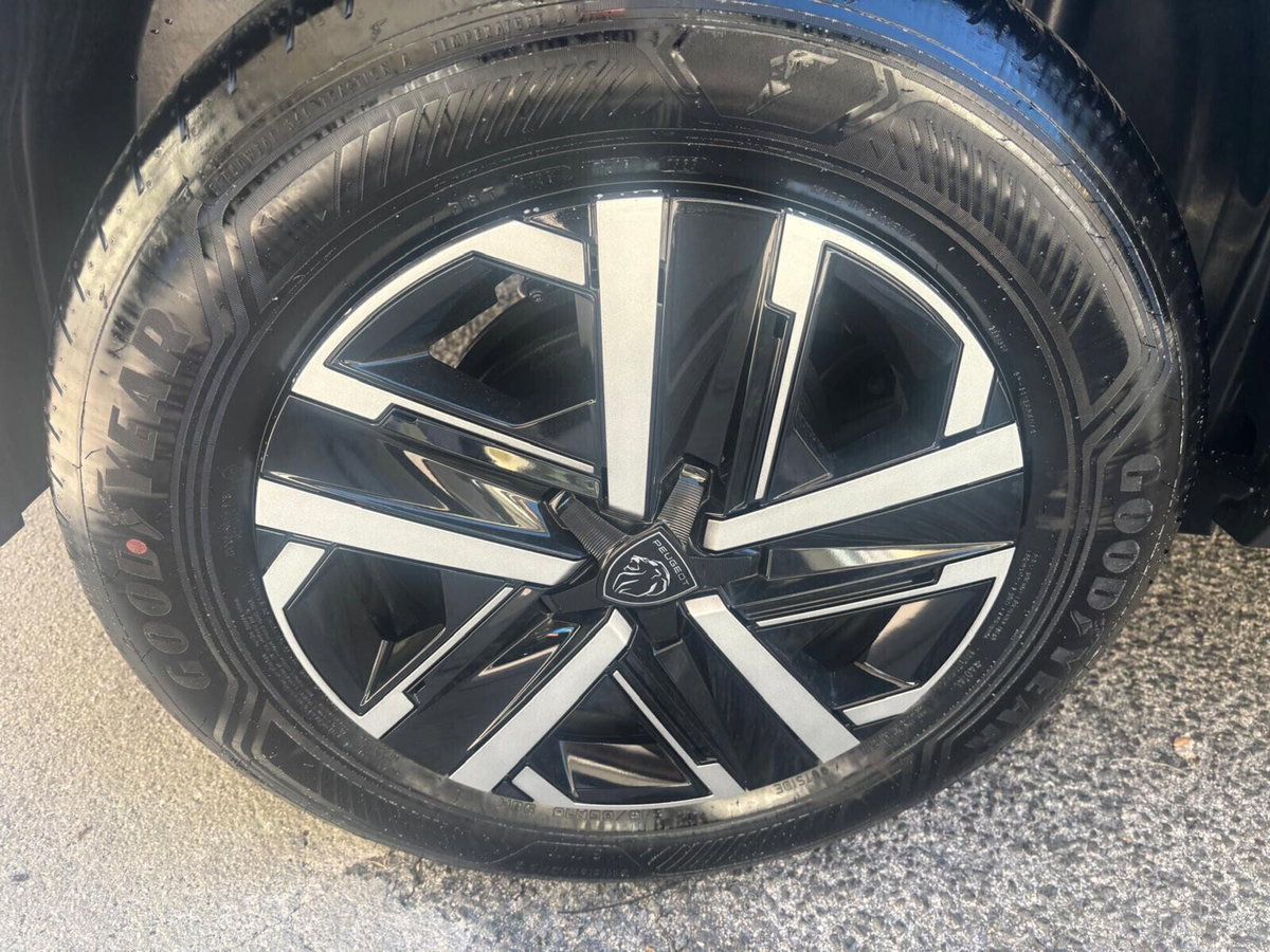 Peugeot 2008 1.2 turbo Style 100cv (6)