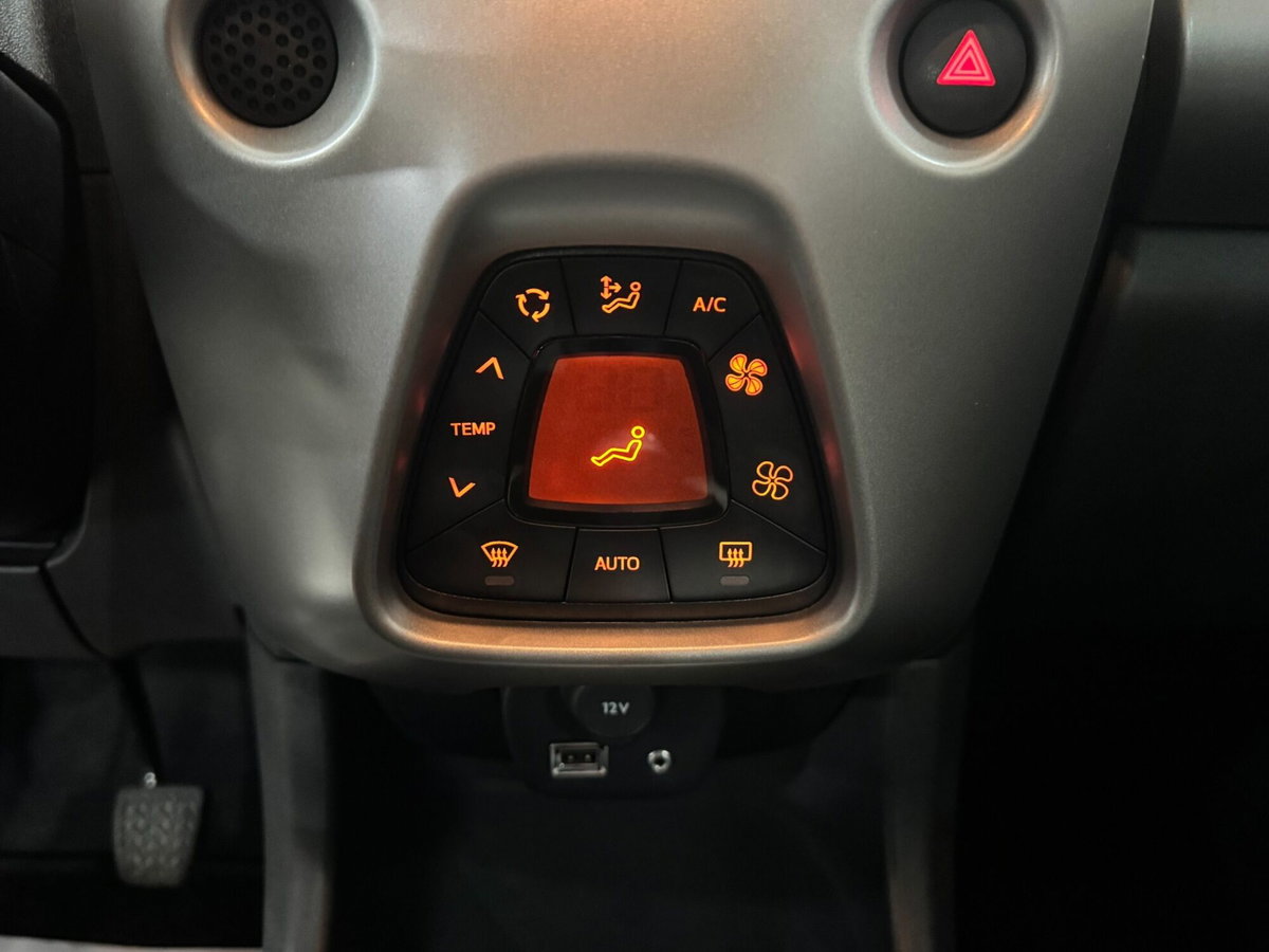 Toyota Aygo 1.0 VVT-i 69 CV 5 porte x-wave (15)