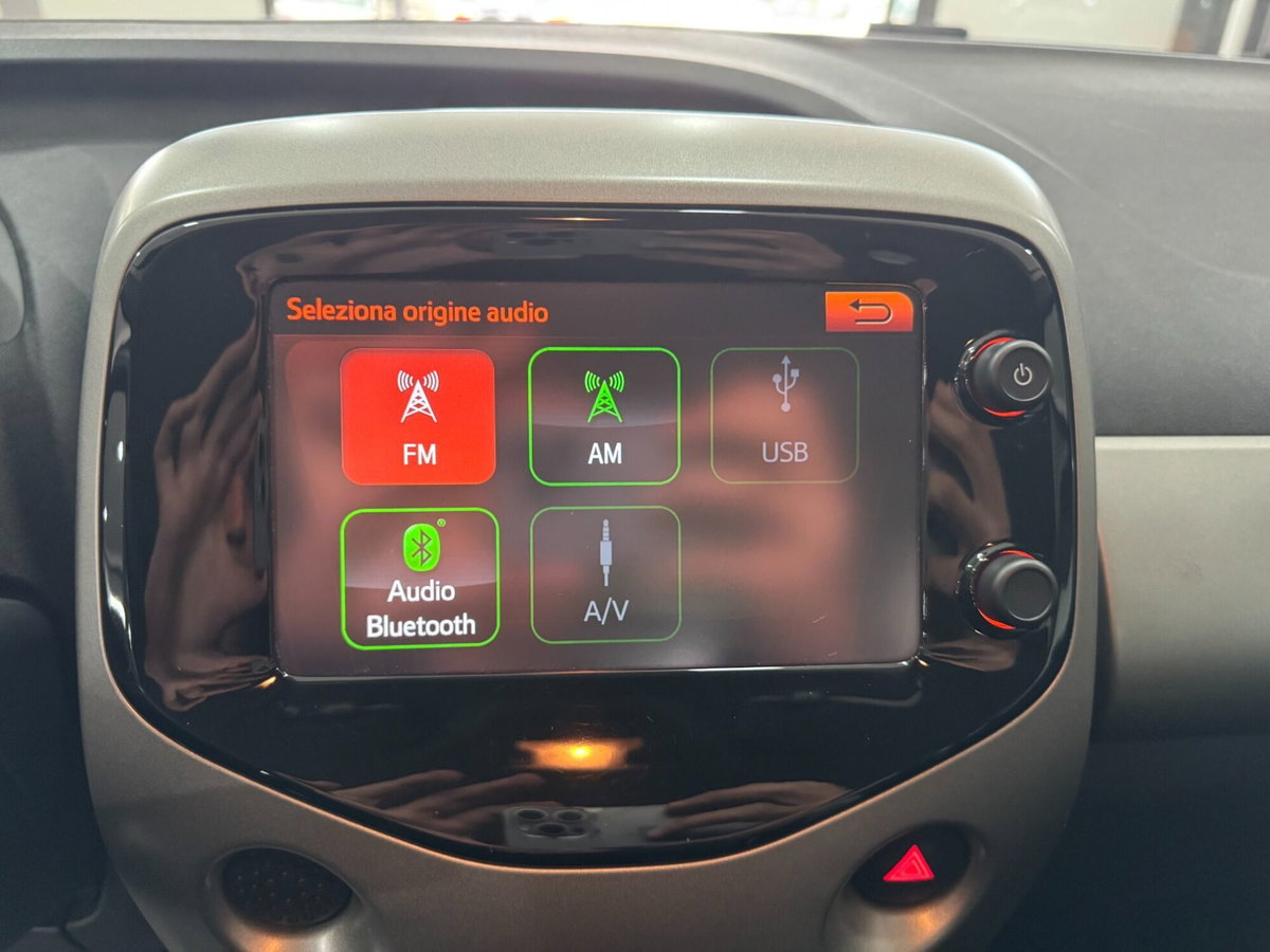 Toyota Aygo 1.0 VVT-i 69 CV 5 porte x-wave (17)