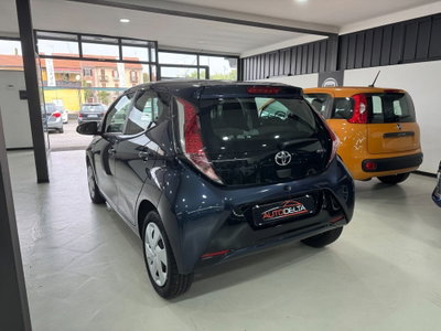 Toyota Aygo 1.0 VVT-i 69 CV 5 porte x-wave (4)