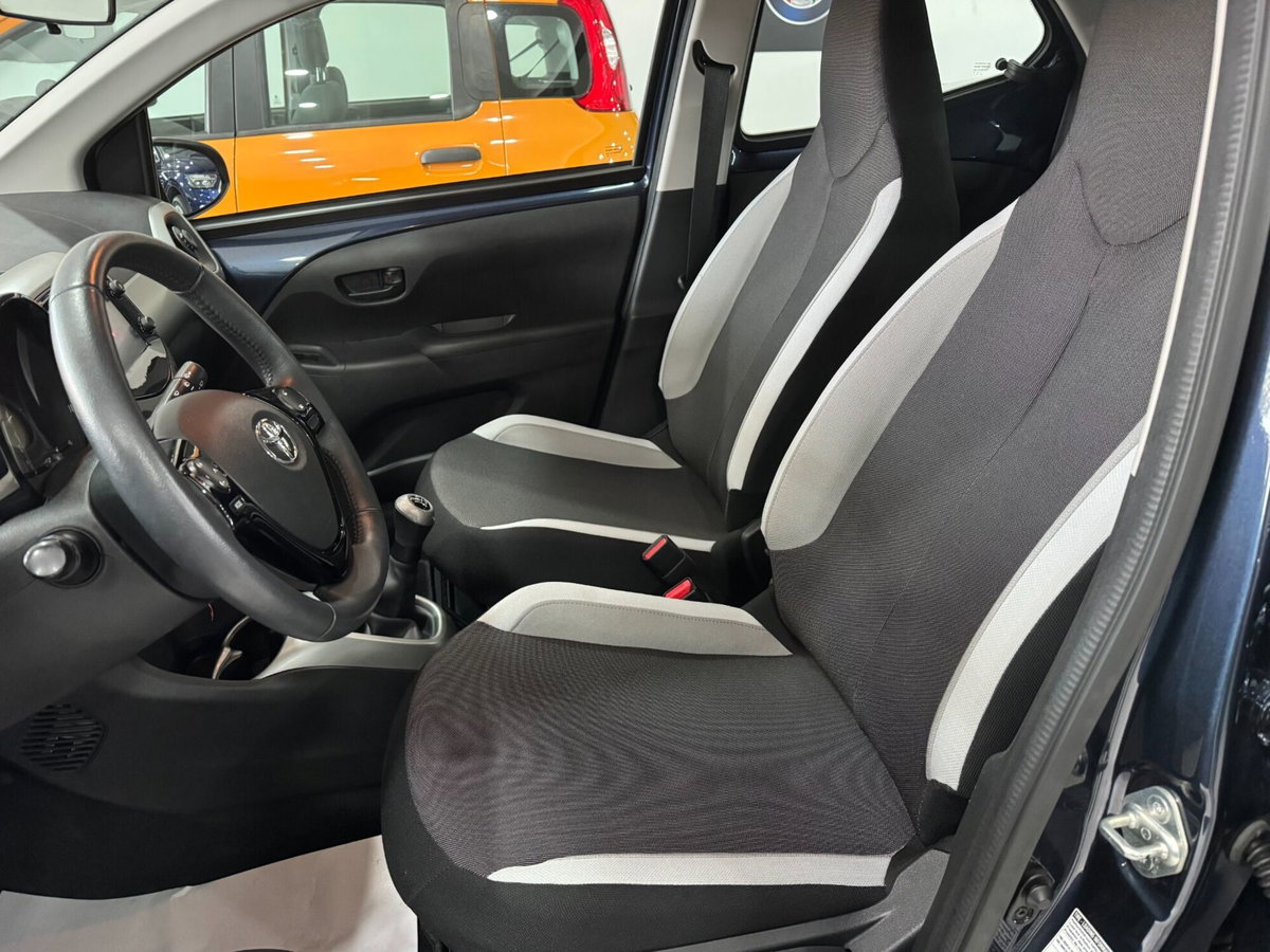 Toyota Aygo 1.0 VVT-i 69 CV 5 porte x-wave (9)