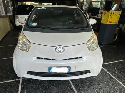 Toyota iQ 1.0 Sol usata