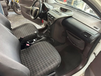 Toyota iQ 1.0 Sol (13)