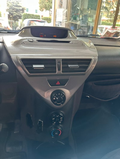 Toyota iQ 1.0 Sol (17)
