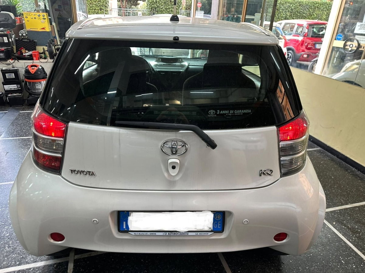 Toyota iQ 1.0 Sol (2)