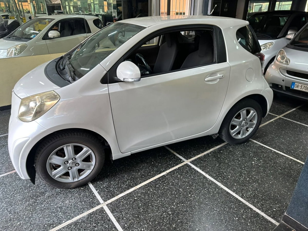 Toyota iQ 1.0 Sol (5)