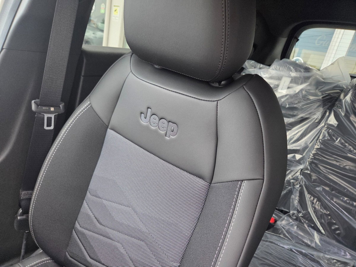 Jeep Avenger 1.2 turbo e-hybrid mhev Summit fwd 110cv edct6 (10)