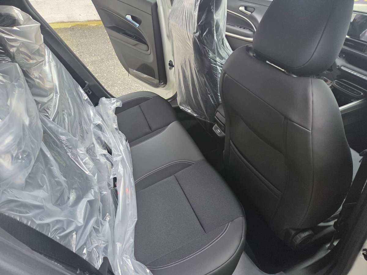 Jeep Avenger 1.2 turbo e-hybrid mhev Summit fwd 110cv edct6 (12)
