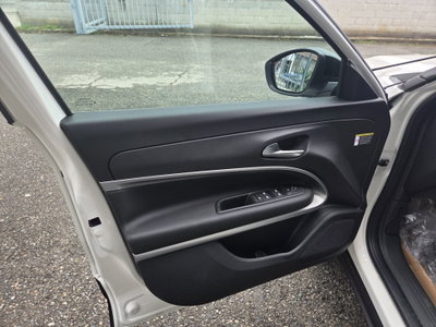 Jeep Avenger 1.2 turbo e-hybrid mhev Summit fwd 110cv edct6 (15)