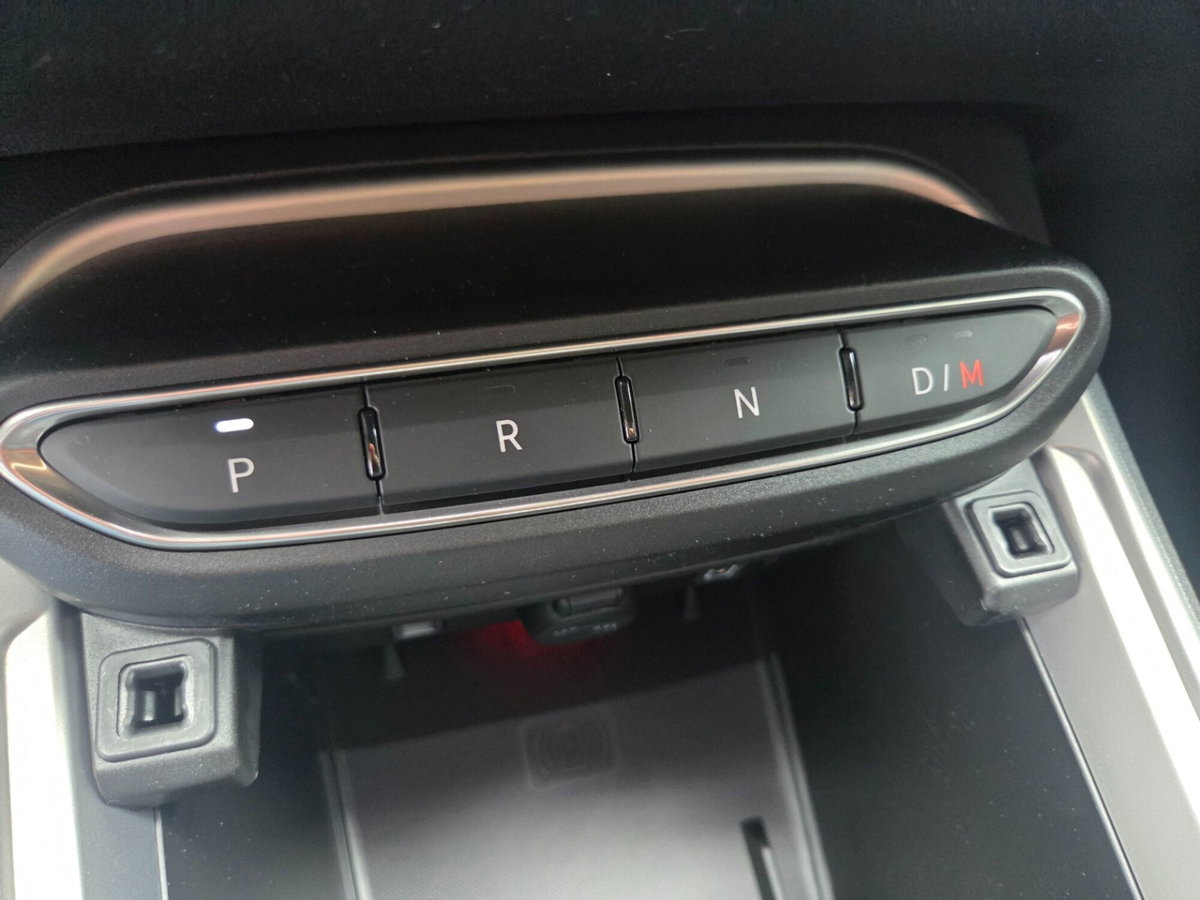 Jeep Avenger 1.2 turbo e-hybrid mhev Summit fwd 110cv edct6 (17)