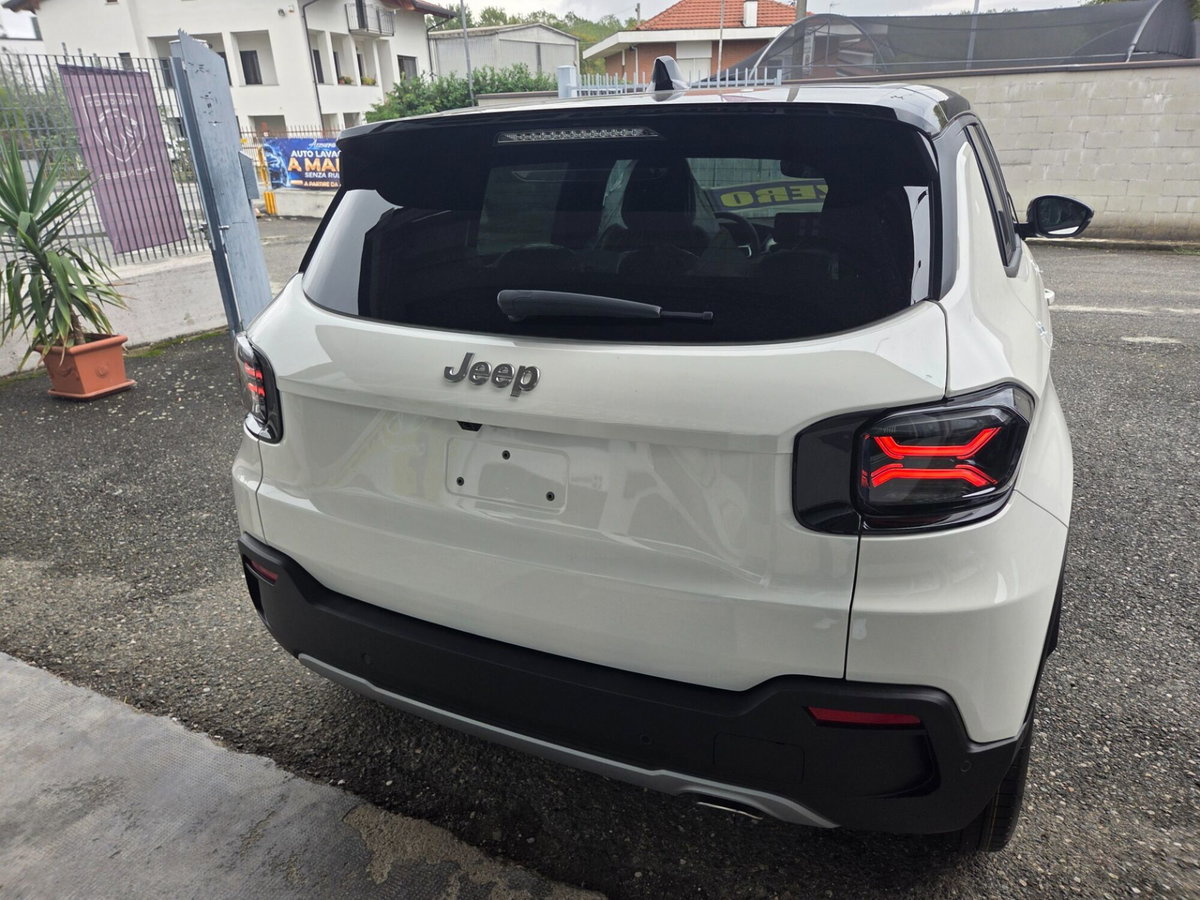 Jeep Avenger 1.2 turbo e-hybrid mhev Summit fwd 110cv edct6 (4)