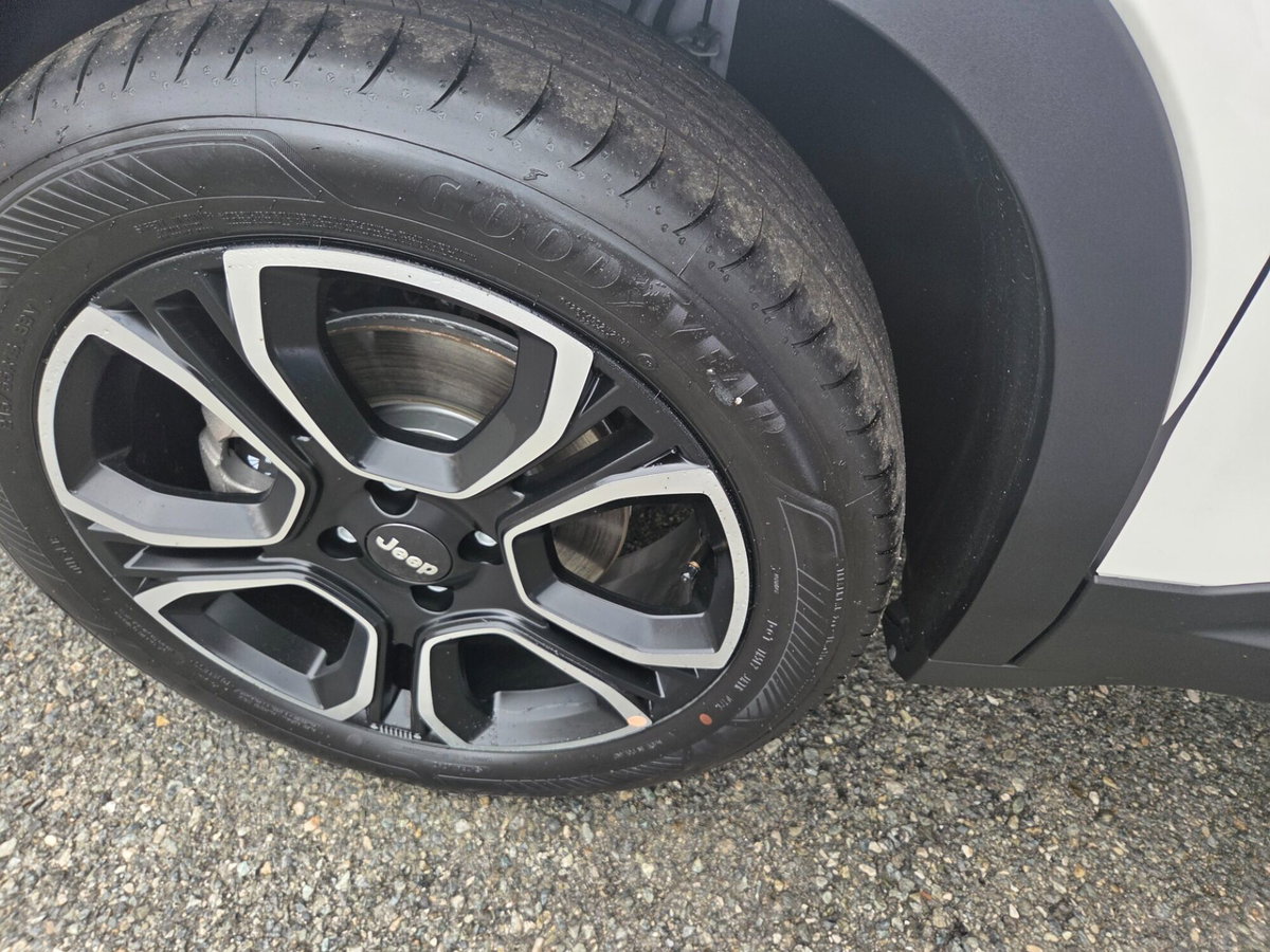 Jeep Avenger 1.2 turbo e-hybrid mhev Summit fwd 110cv edct6 (8)