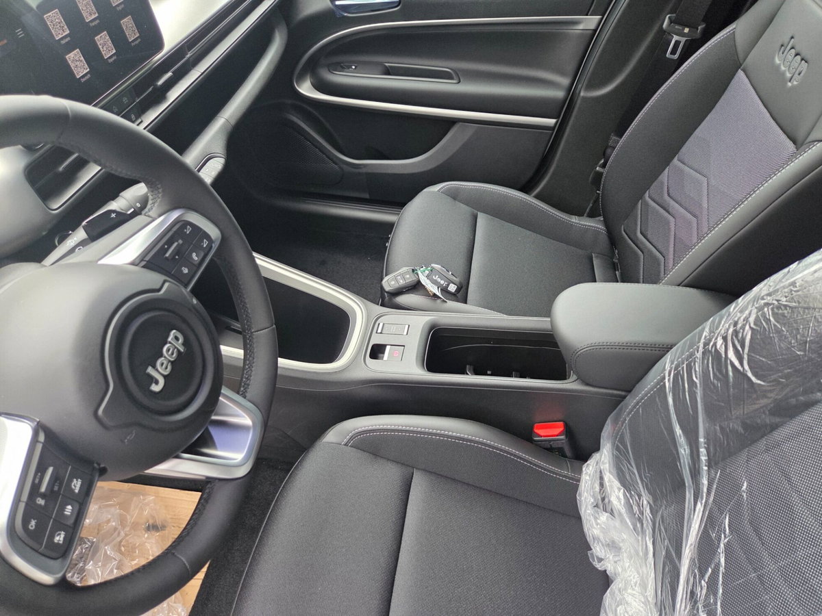 Jeep Avenger 1.2 turbo e-hybrid mhev Summit fwd 110cv edct6 (9)