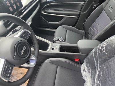 Jeep Avenger 1.2 turbo e-hybrid mhev Summit fwd 110cv edct6 (9)