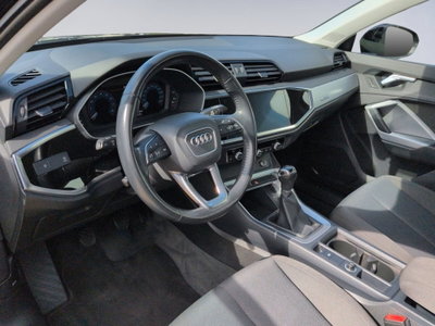 Audi Q3 35 TFSI Business Advanced (3)