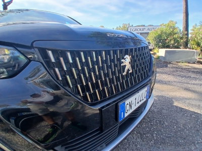 Peugeot 2008 BlueHDi 130 S&S EAT8 GT (10)