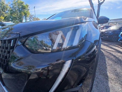 Peugeot 2008 BlueHDi 130 S&S EAT8 GT (9)