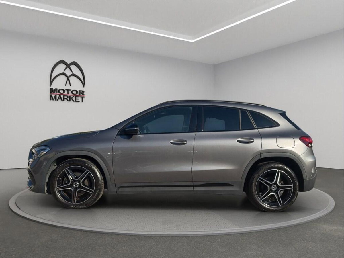 Mercedes-Benz GLA SUV 200 d Automatic Premium (5)