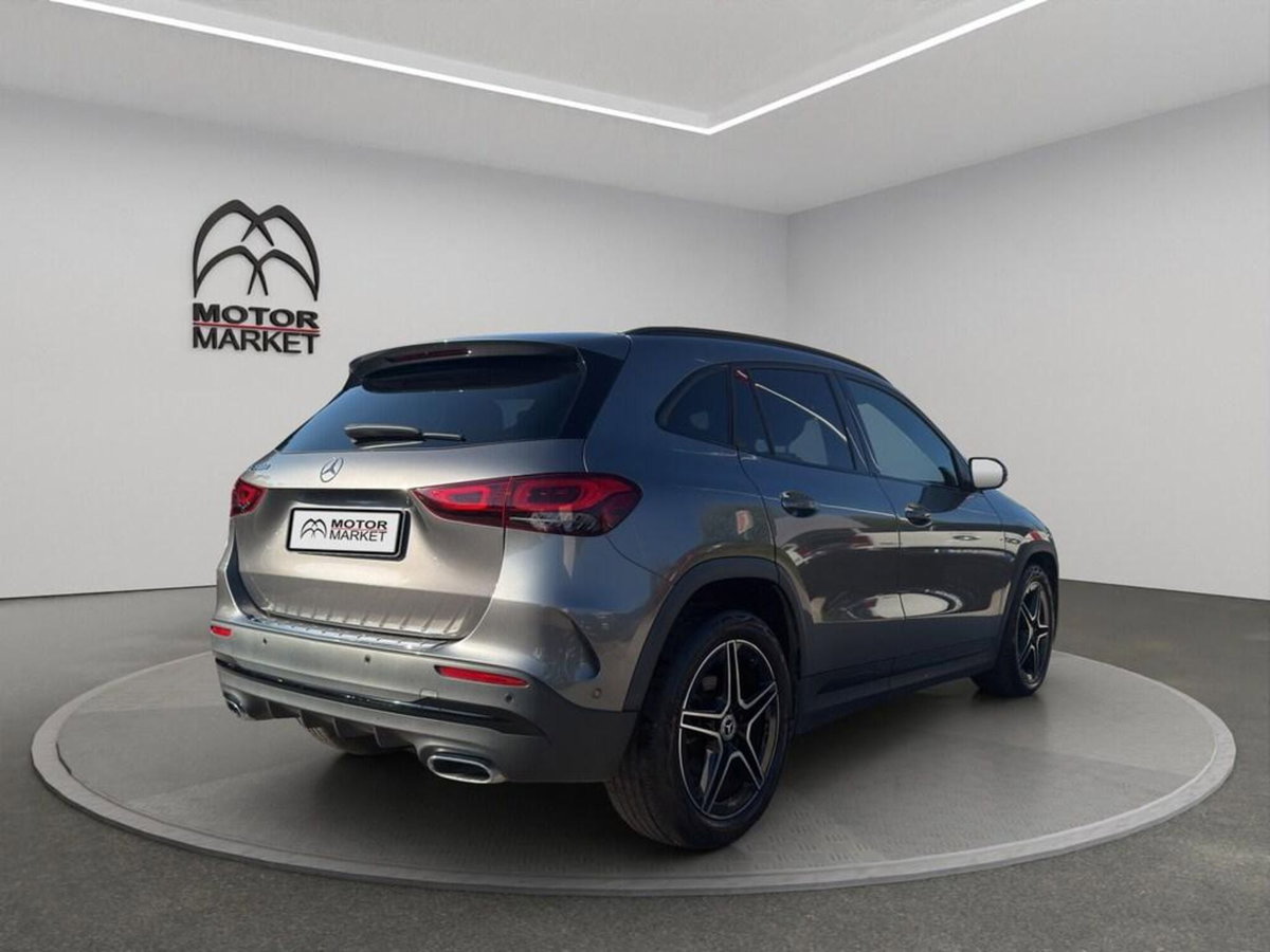 Mercedes-Benz GLA SUV 200 d Automatic Premium (7)