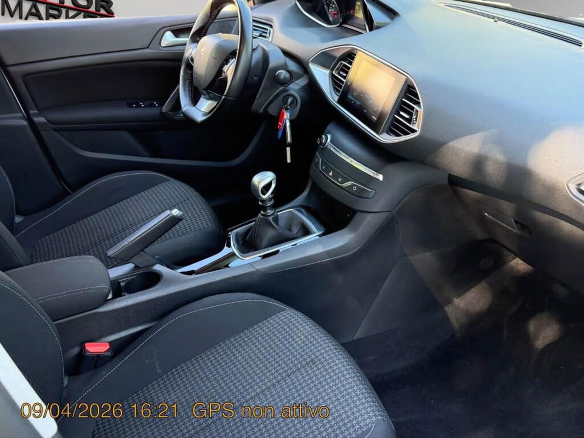 Peugeot 308 SW BlueHDi 100 S&S Business (14)
