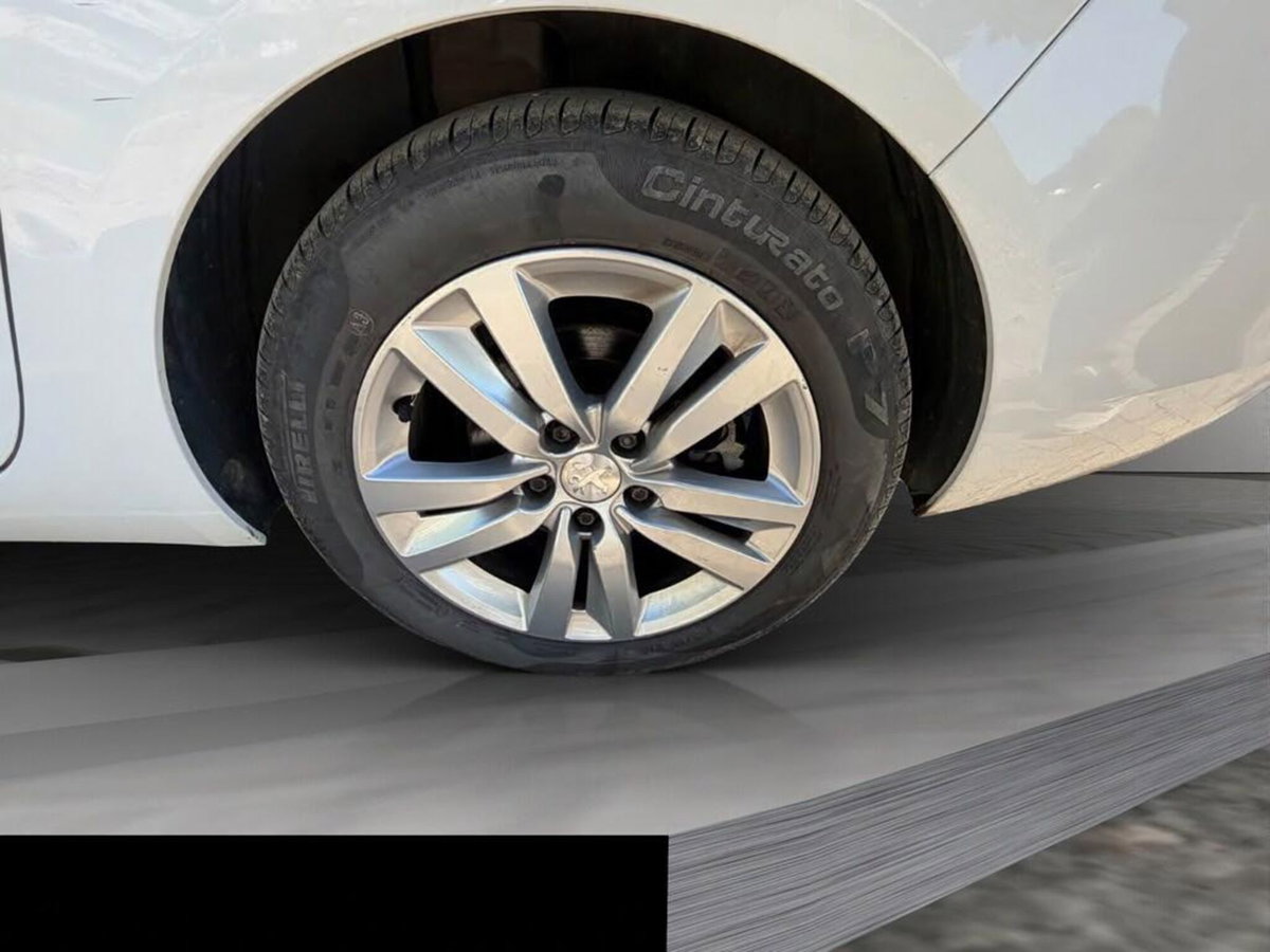 Peugeot 308 SW BlueHDi 100 S&S Business (15)