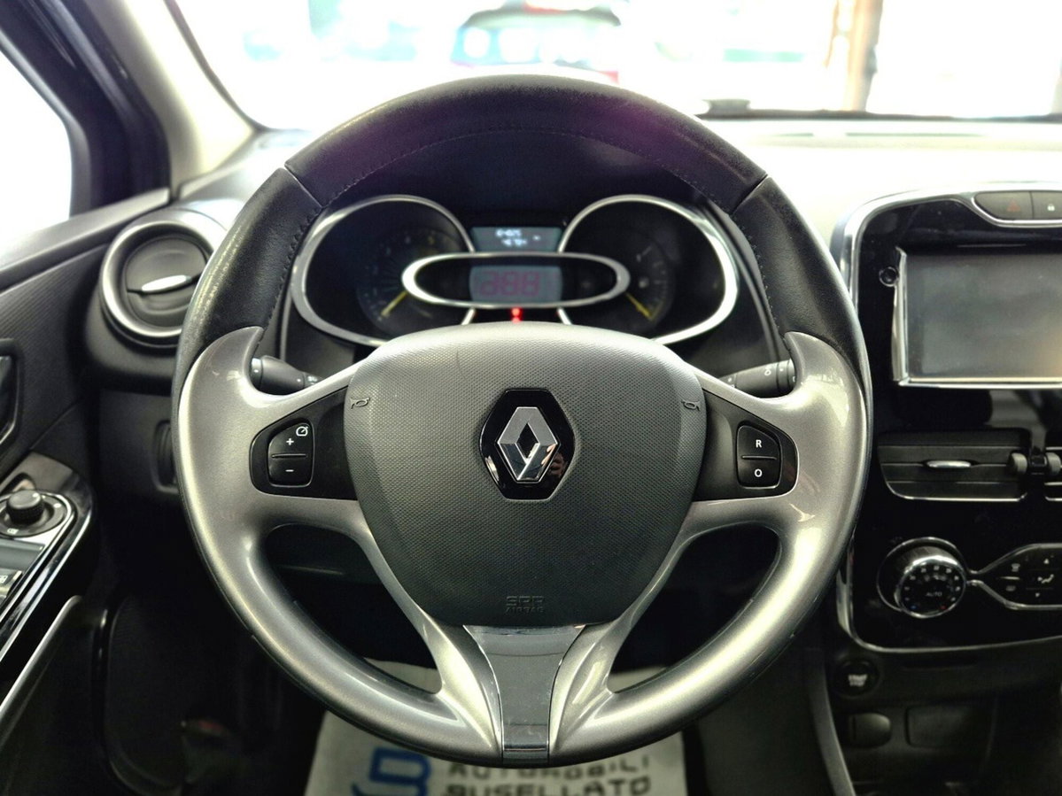 Renault Clio 1.5 dCi 8V 75CV 5 porte Wave (4)