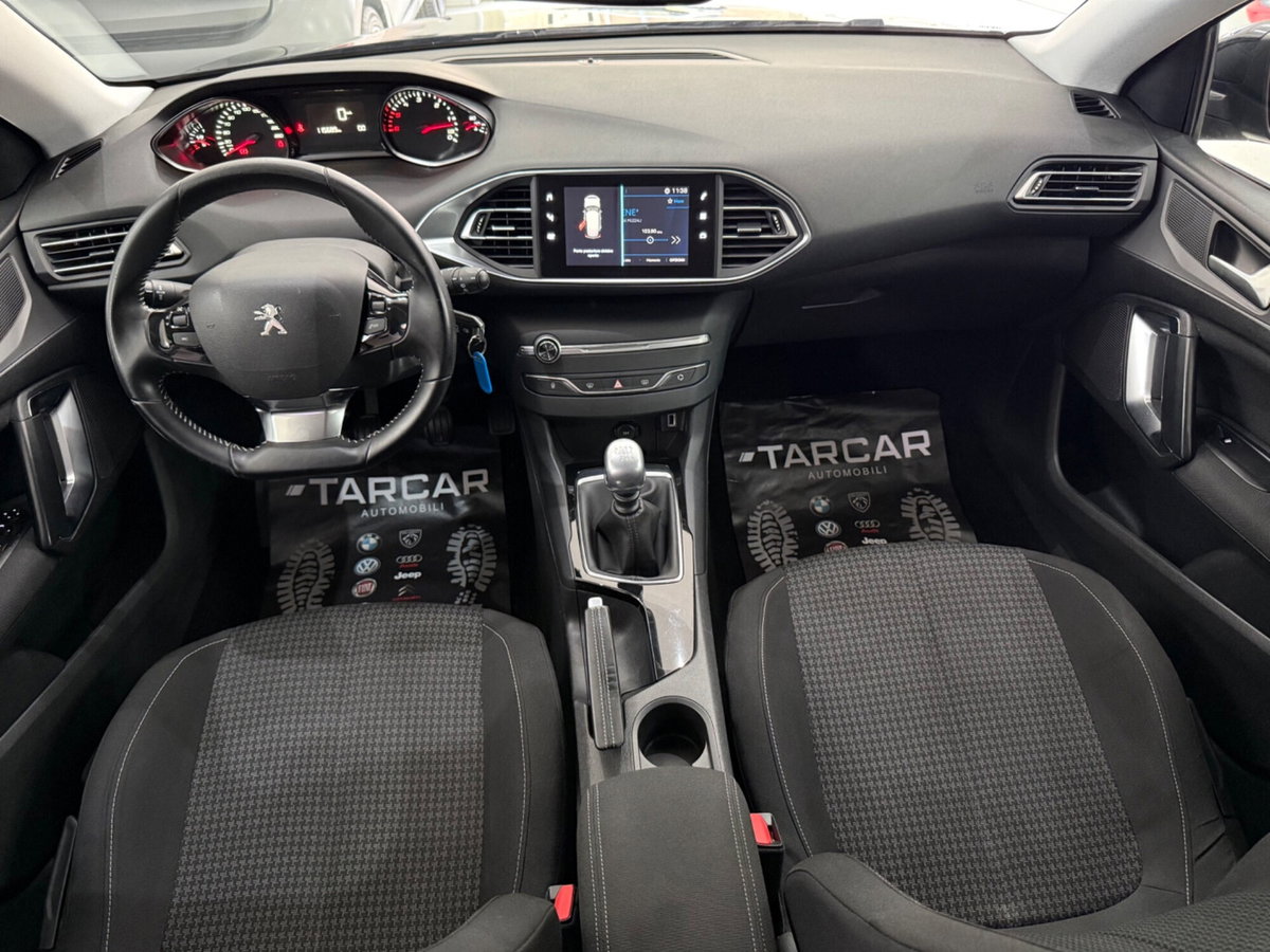 Peugeot 308 BlueHDi 130 S&S Business (13)