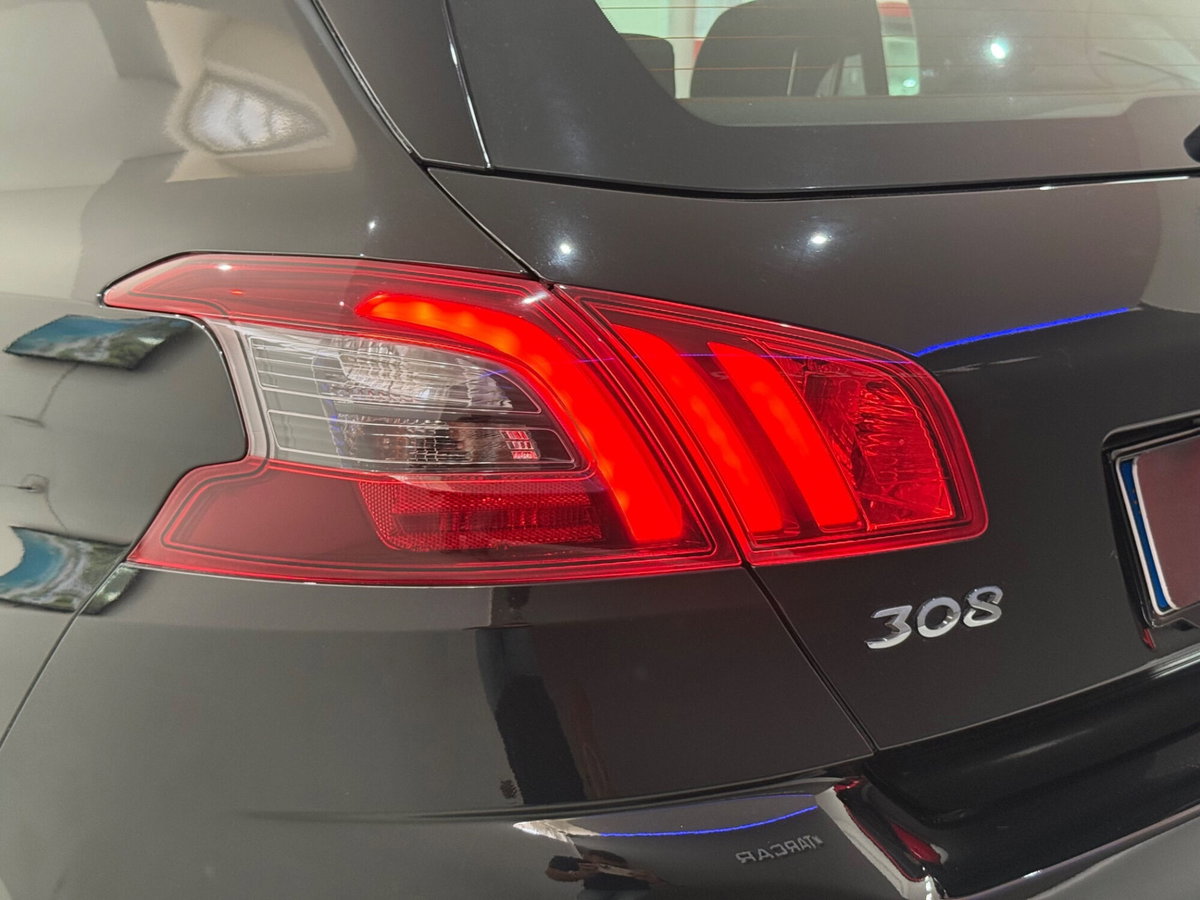 Peugeot 308 BlueHDi 130 S&S Business (8)