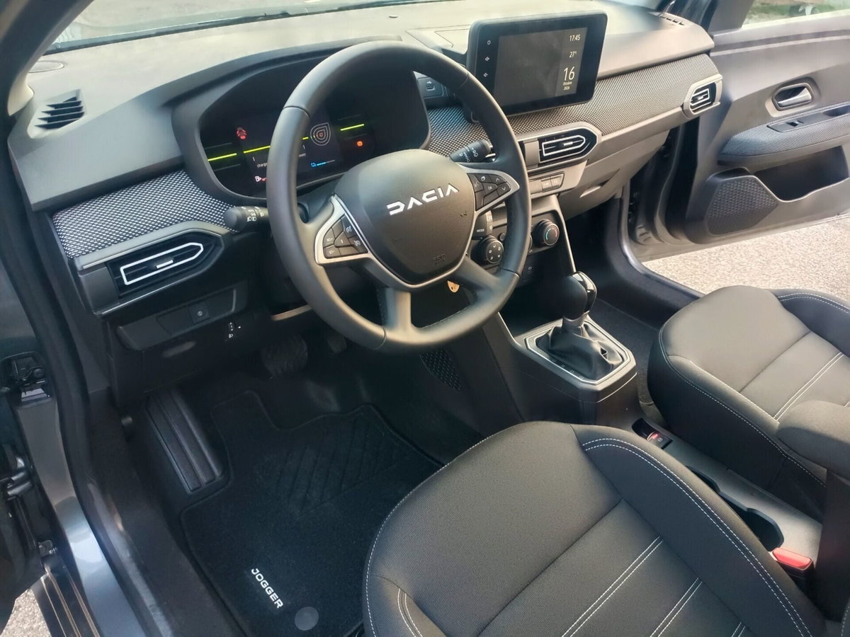 Dacia Jogger 1.6 hybrid Expression 140cv 7p.ti (9)